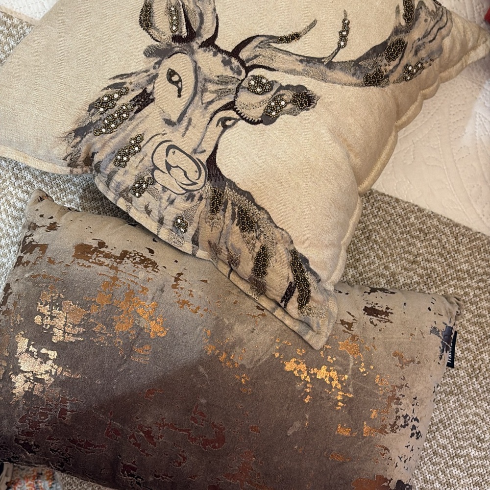 Elegant Deer Design Pillow Set - Cream and Brown
